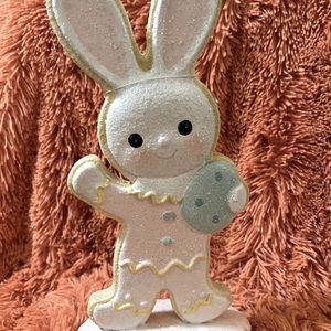Cupcakes and cashmere sugar cookie easter bunny